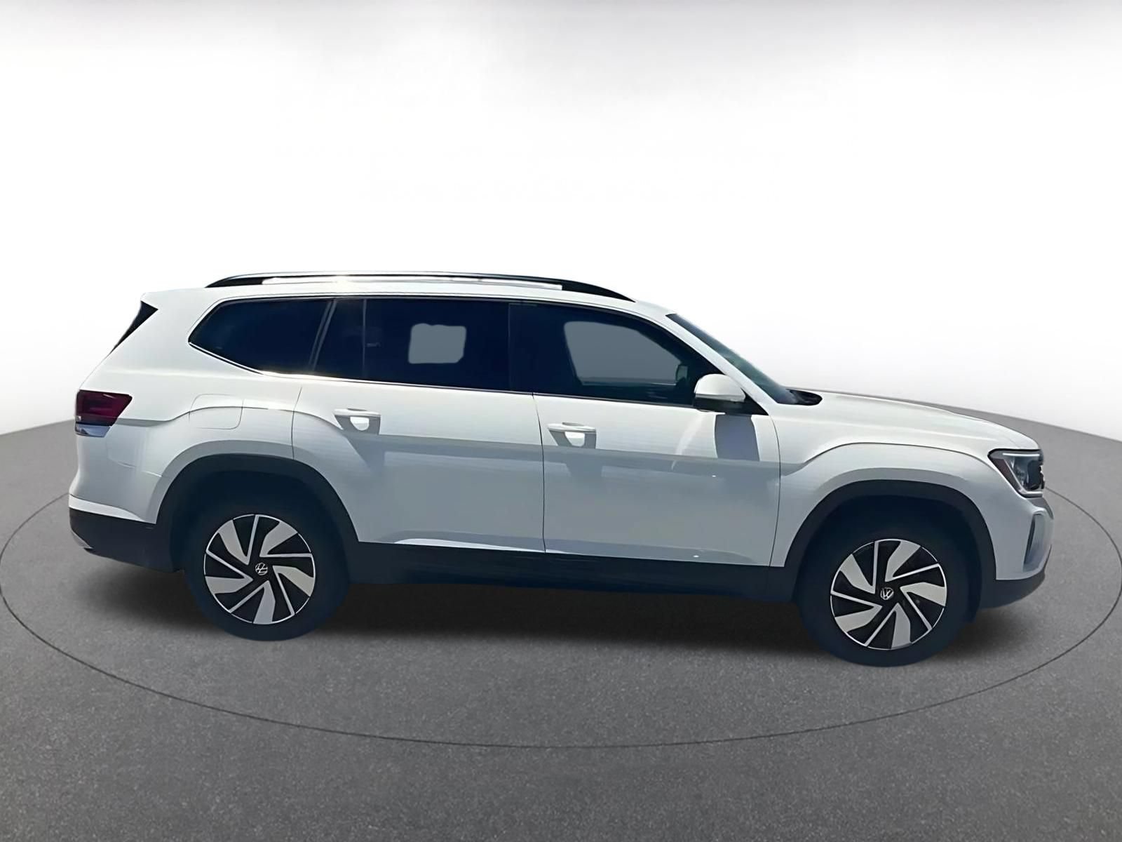 Used 2026 Volkswagen Atlas SE FWD image 16