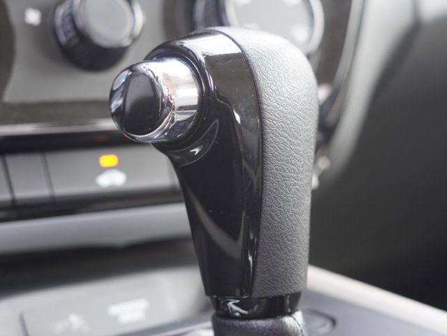 Used 2017 Honda HR-V LX image 9