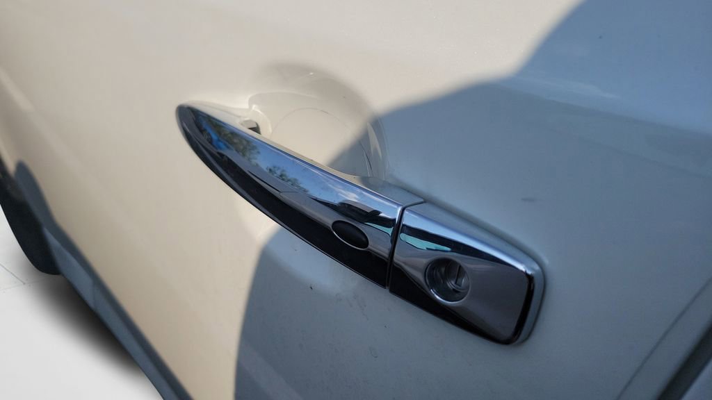 Used 2023 Nissan Leaf SV Plus image 3