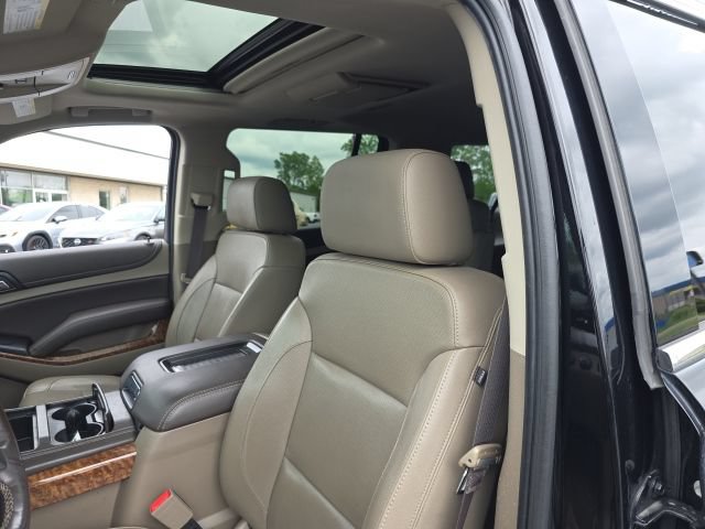Used 2017 Chevrolet Suburban Premier AWD/4WD image 18