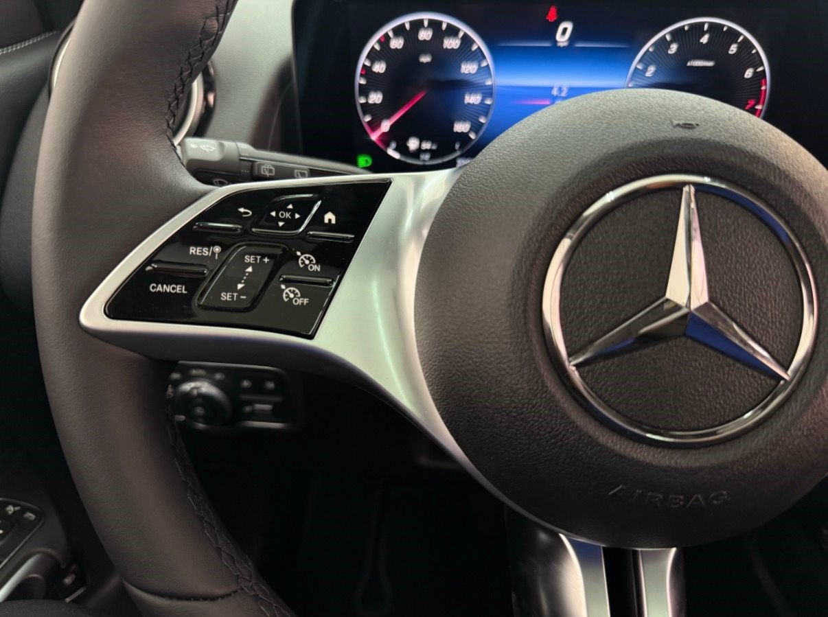 New 2026 Mercedes-Benz GLB 250 image 13