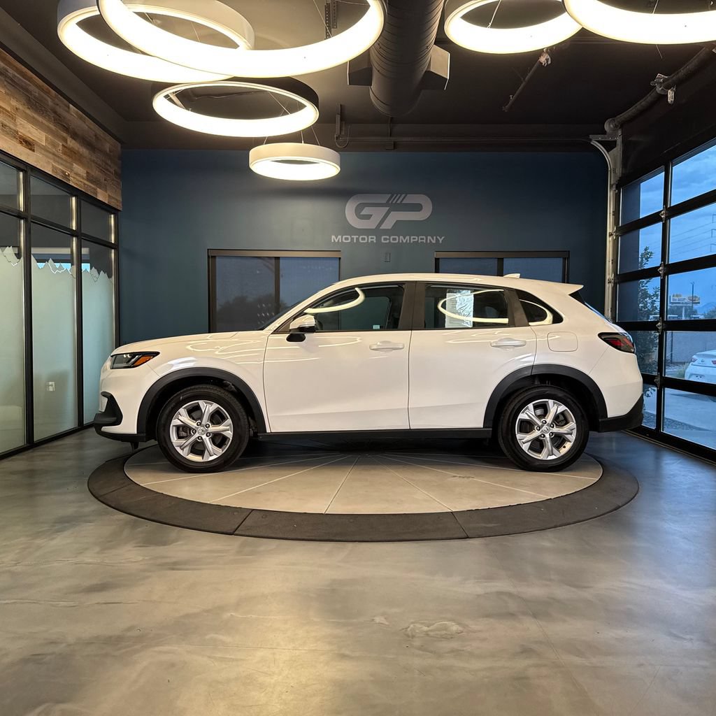 Used 2025 Honda HR-V LX image 6
