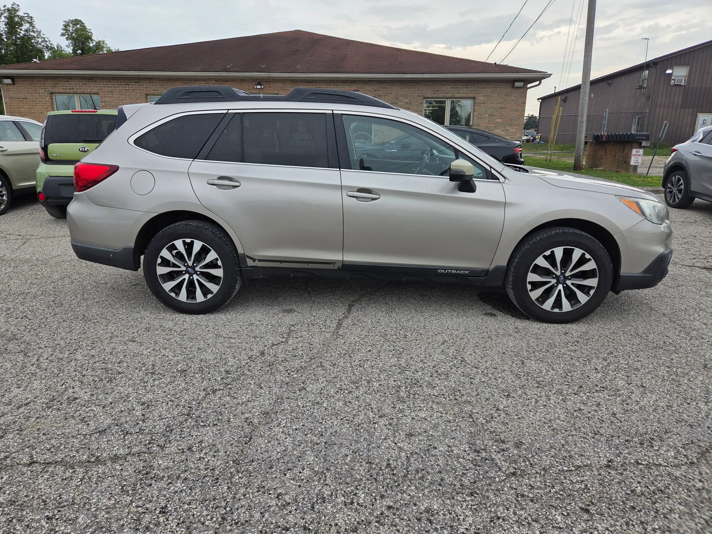 Used 2016 Subaru Outback 2.5i Limited AWD/4WD image 4