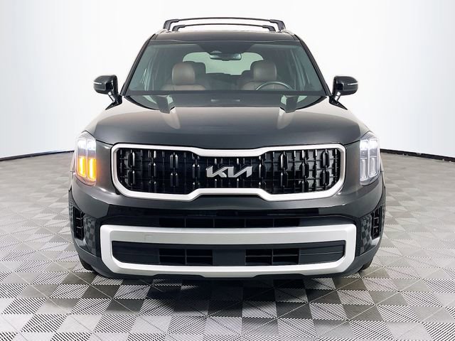 Used 2024 Kia Telluride EX w/ EX Captain's Chair Package image 3