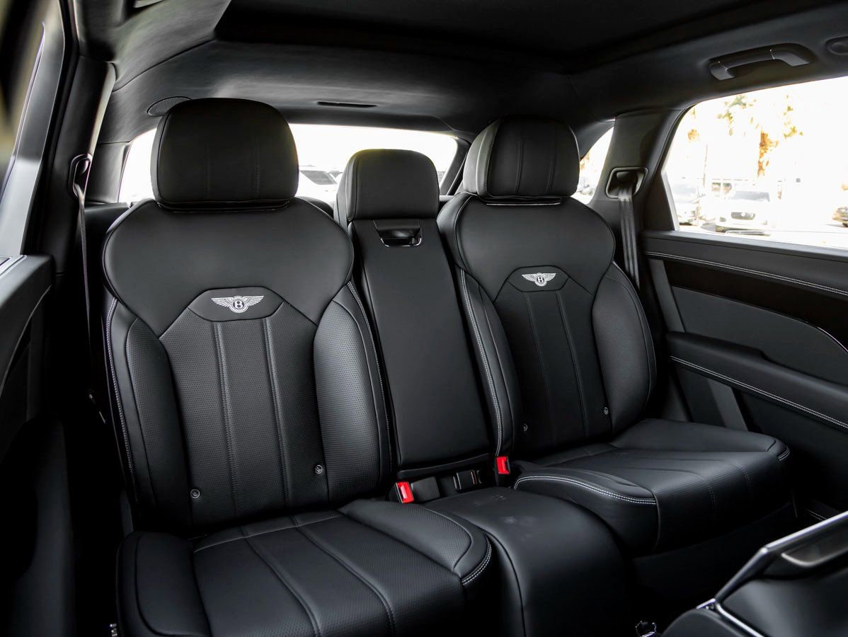 Used 2024 Bentley Bentayga Extended Wheelbase AWD/4WD image 23