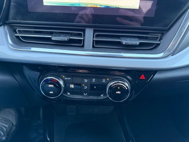 Used 2025 Chevrolet Trax LT w/ LT Convenience Package image 24