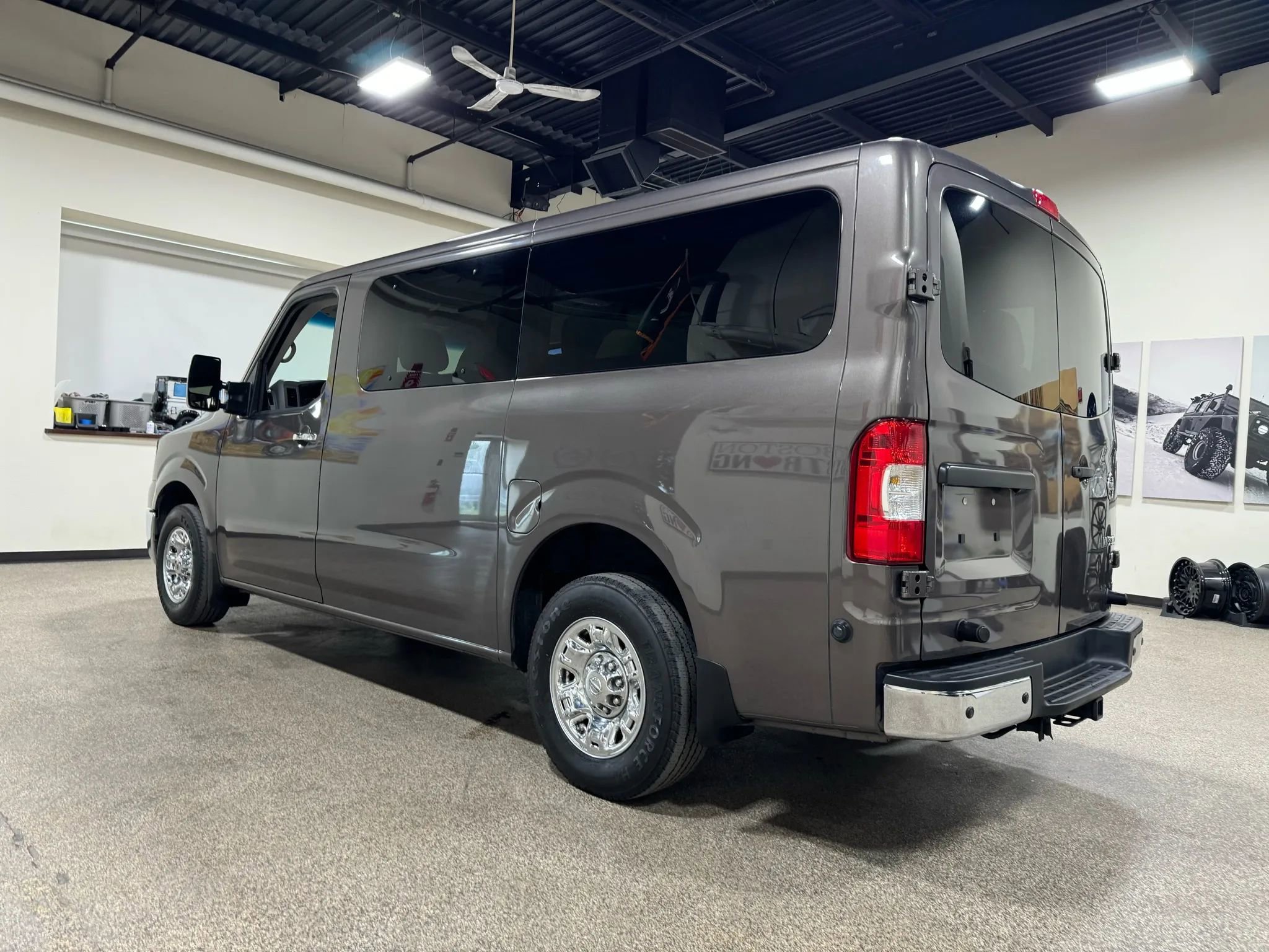 Used 2018 Nissan NV 3500 SL image 7