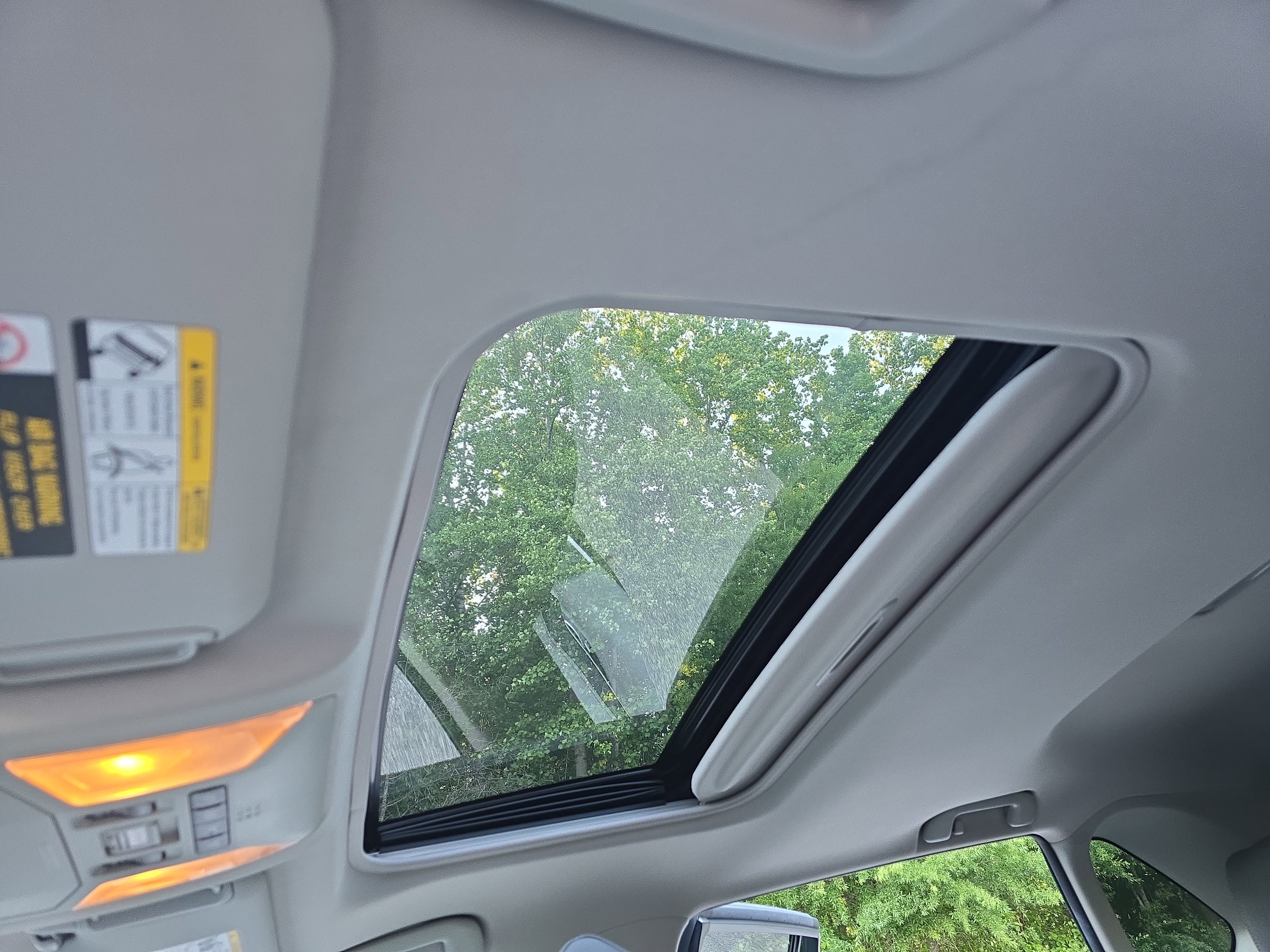 Used 2019 Toyota RAV4 Limited w/ Advanced Technology Package FWD image 27
