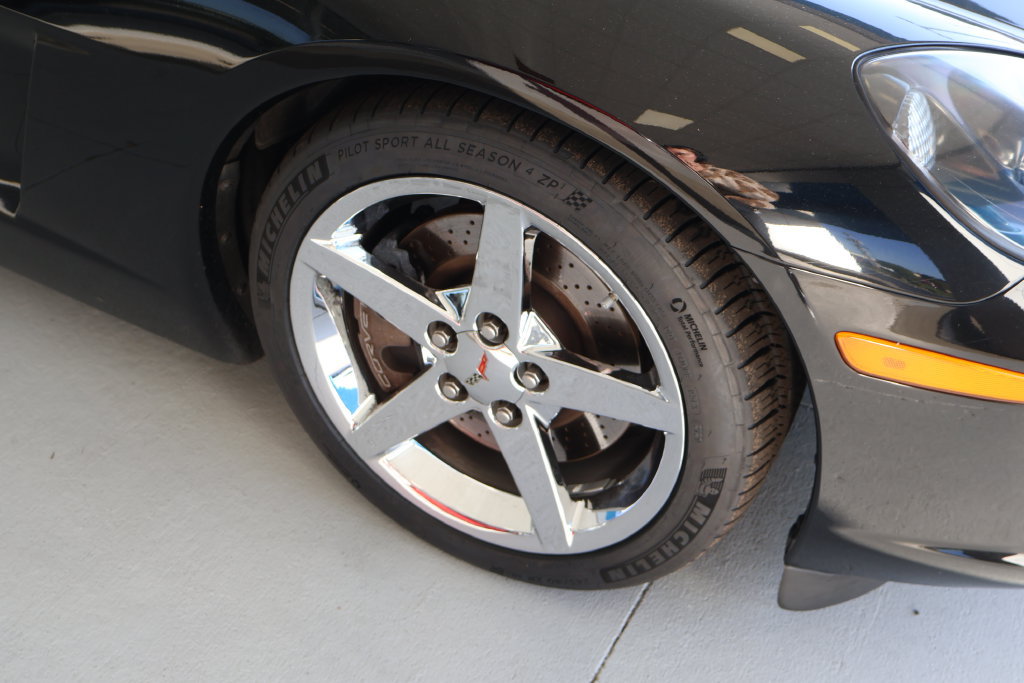 Used 2007 Chevrolet Corvette Coupe w/ Preferred Equipment Group RWD image 11
