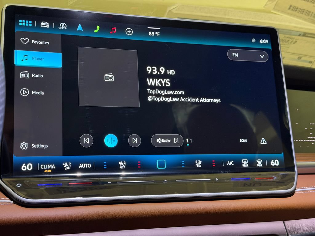 New 2026 Volkswagen Tiguan SEL R-Line AWD/4WD image 16