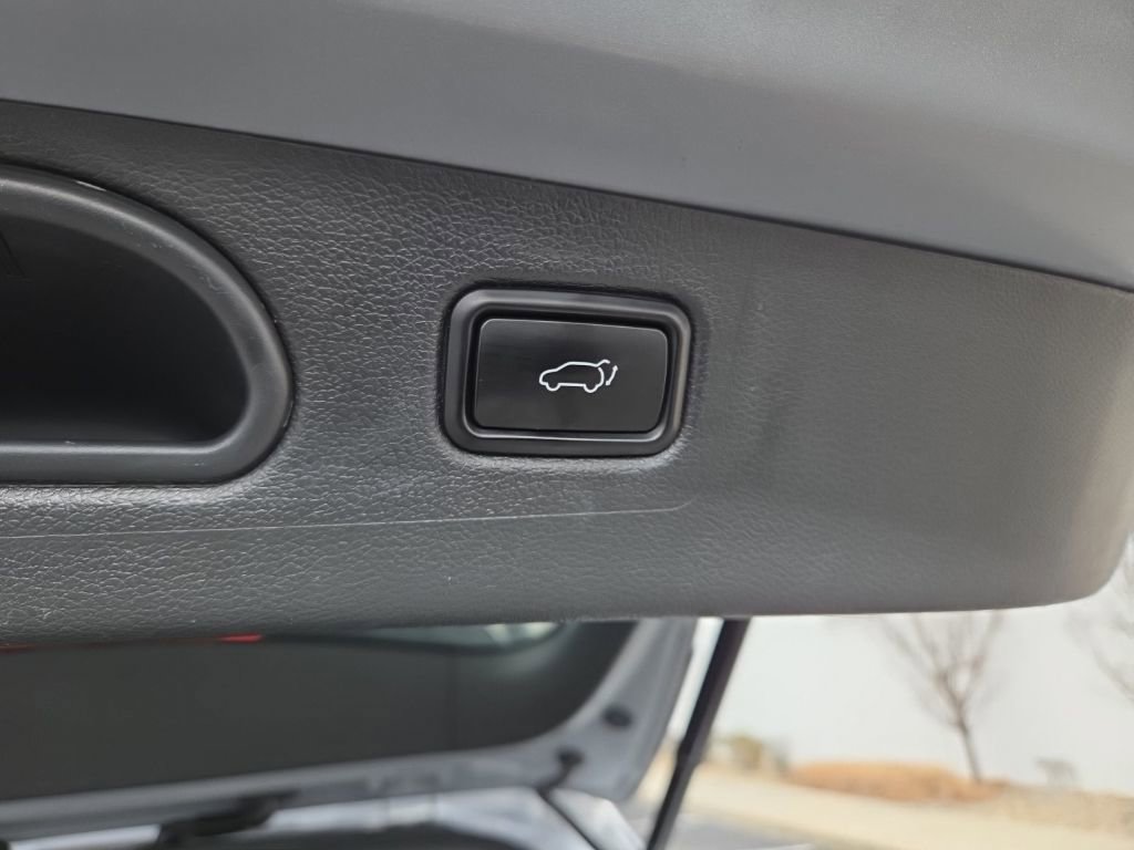 Used 2020 Hyundai Tucson Value w/ Winter Weather Package image 13