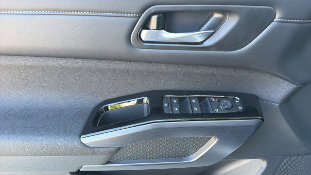New 2026 Nissan Pathfinder SL AWD/4WD image 21