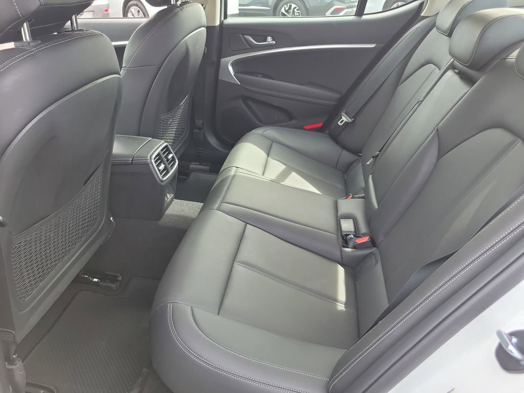 Used 2026 Genesis G70 2.5T RWD image 12