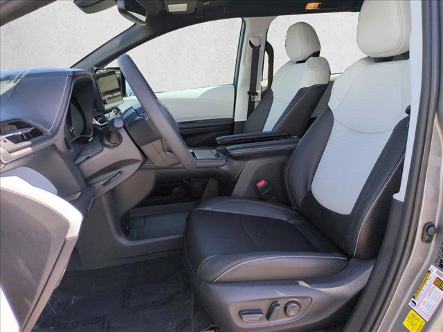 New 2026 Toyota Sienna XSE FWD image 4