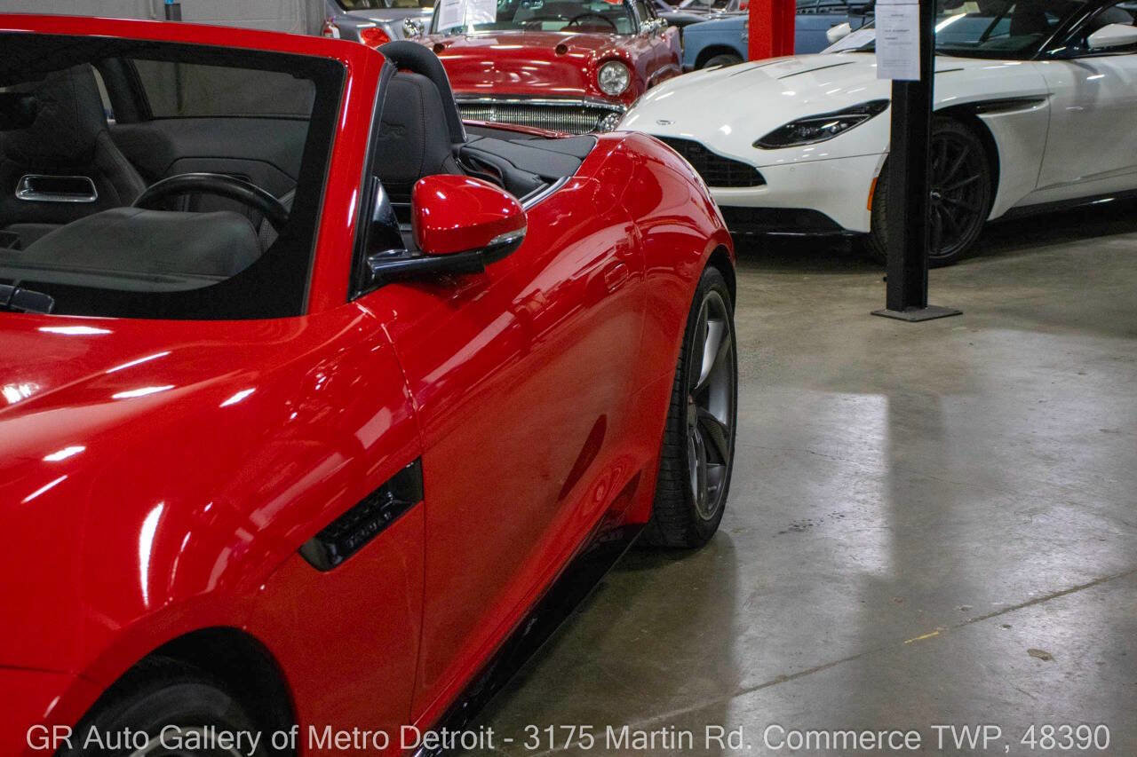 Used 2020 Jaguar F-TYPE R image 22