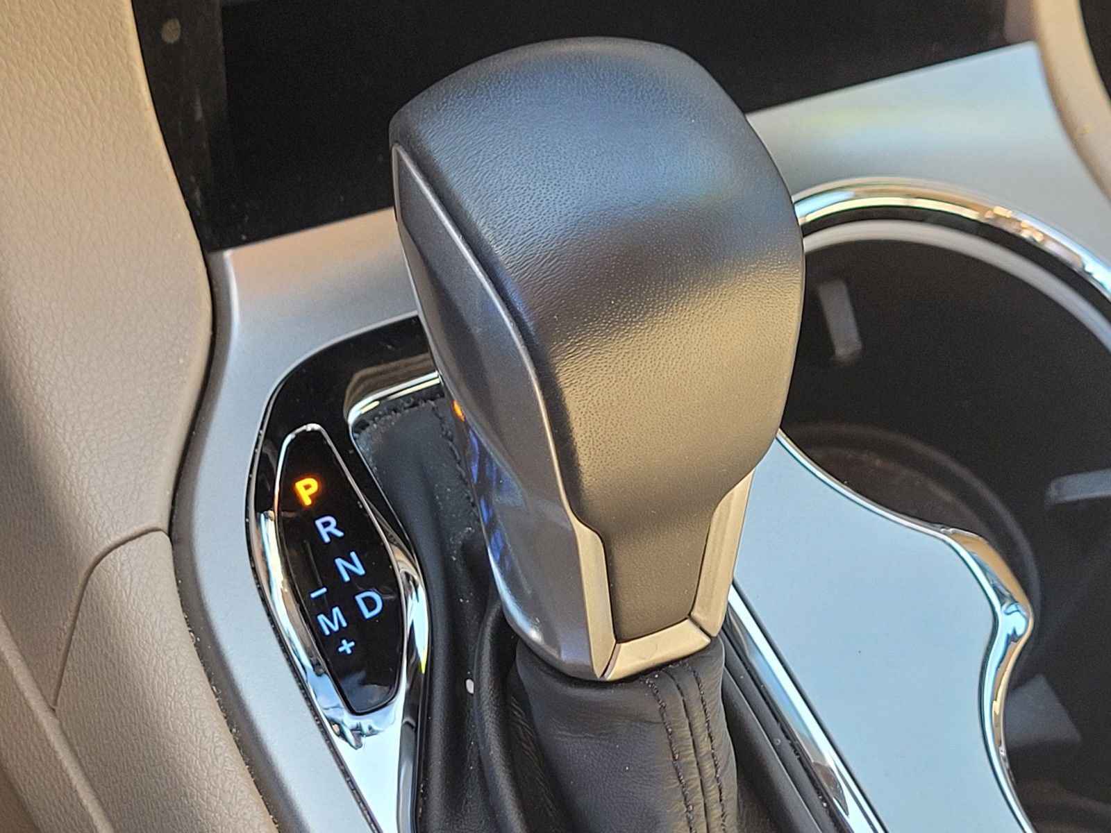 Used 2019 Jeep Grand Cherokee Limited image 21