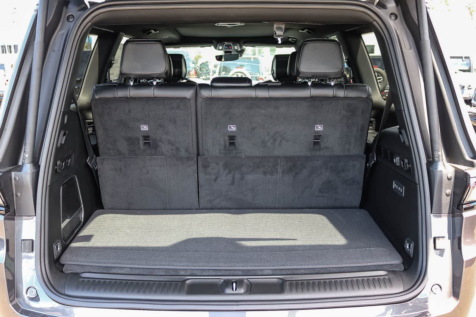 New 2026 Jeep Grand Wagoneer Limited AWD/4WD image 12