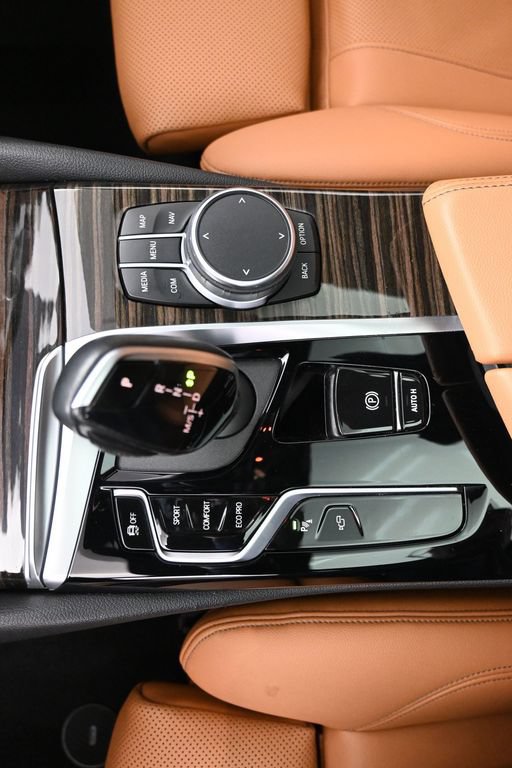 Used 2021 BMW 530i w/ Premium Package RWD image 19