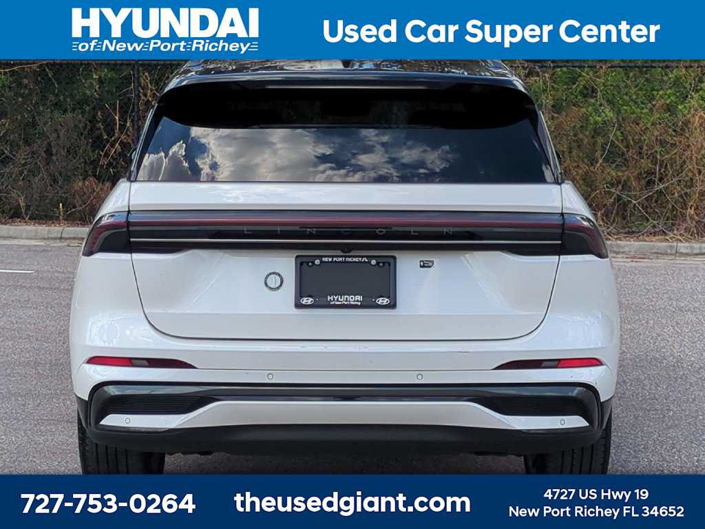 Used 2024 Lincoln Nautilus Reserve w/ Equipment Group 202A AWD/4WD image 4