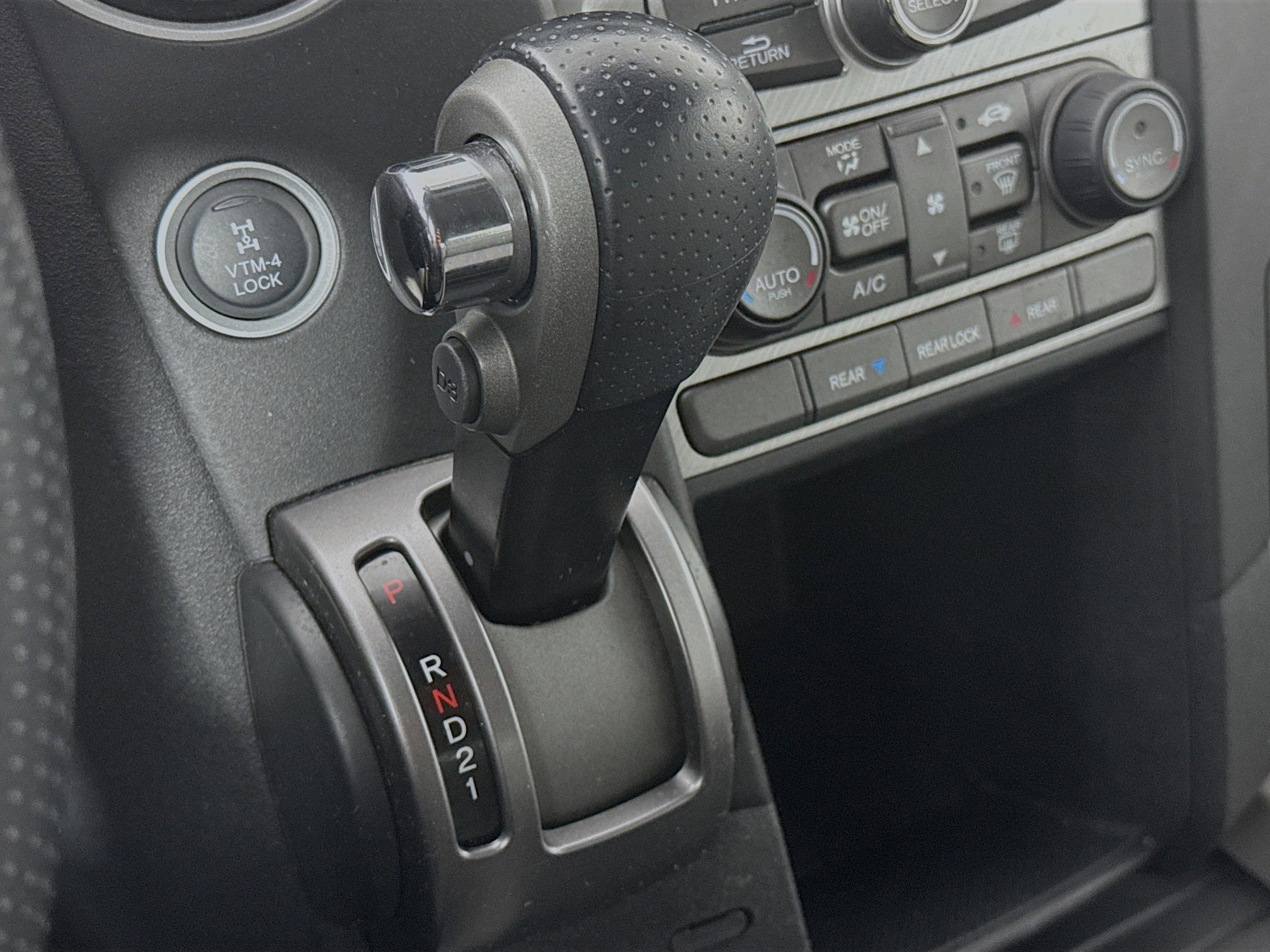 Used 2015 Honda Pilot LX image 16