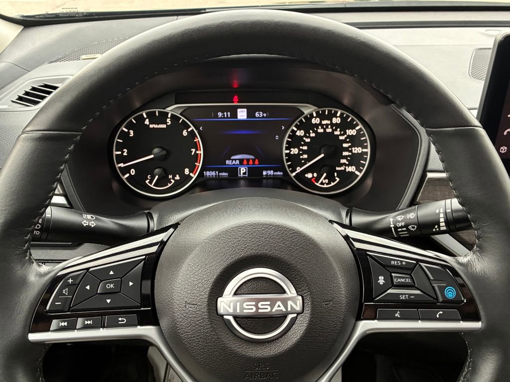 Used 2025 Nissan Altima 2.5 SL FWD image 17