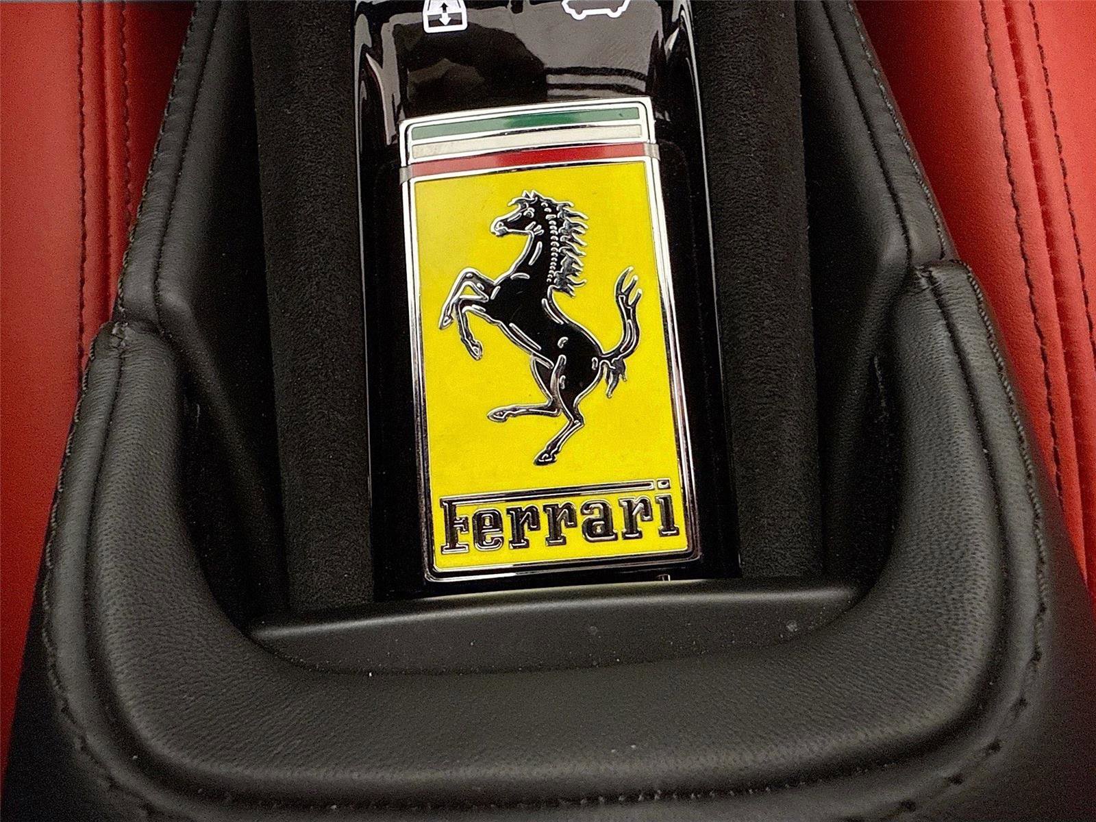 Used 2022 Ferrari SF90 Spider image 23