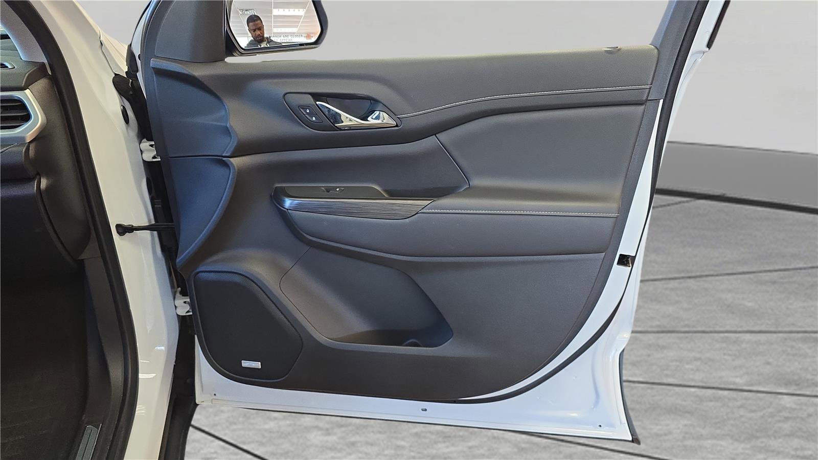 Used 2023 GMC Acadia SLT w/ Elevation Edition image 29