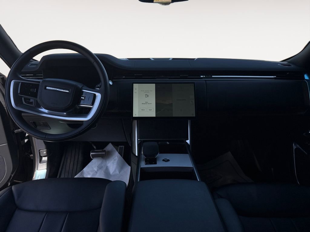 Used 2025 Land Rover Range Rover Long Wheelbase SE image 13