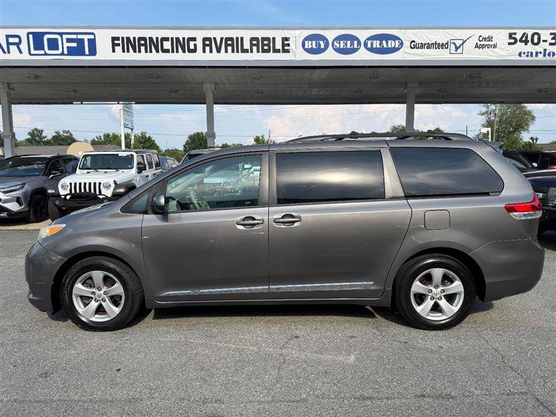Used 2012 Toyota Sienna LE FWD image 9