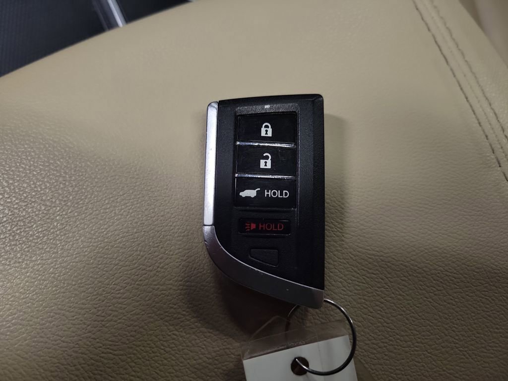 Used 2022 Acura MDX SH-AWD image 16