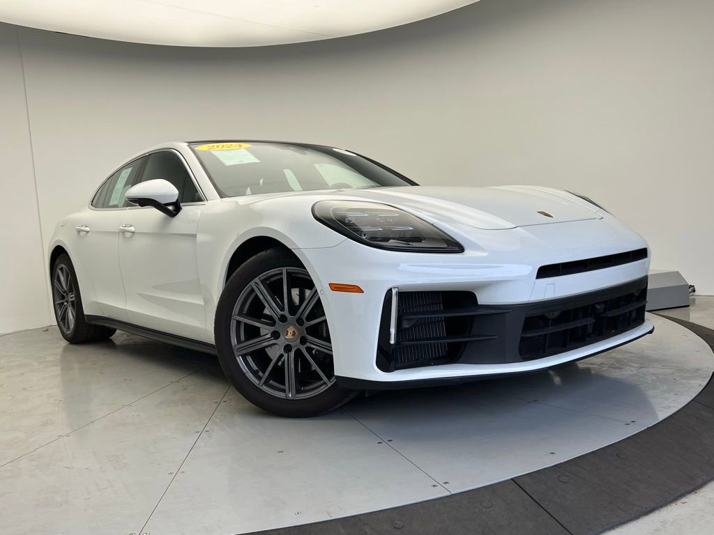 Used 2024 Porsche Panamera image 24