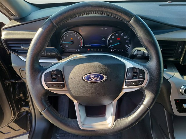Used 2022 Ford Explorer XLT image 28