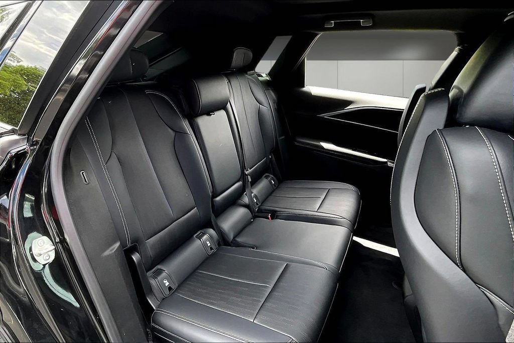 Certified 2024 Cadillac Lyriq Luxury AWD/4WD image 25