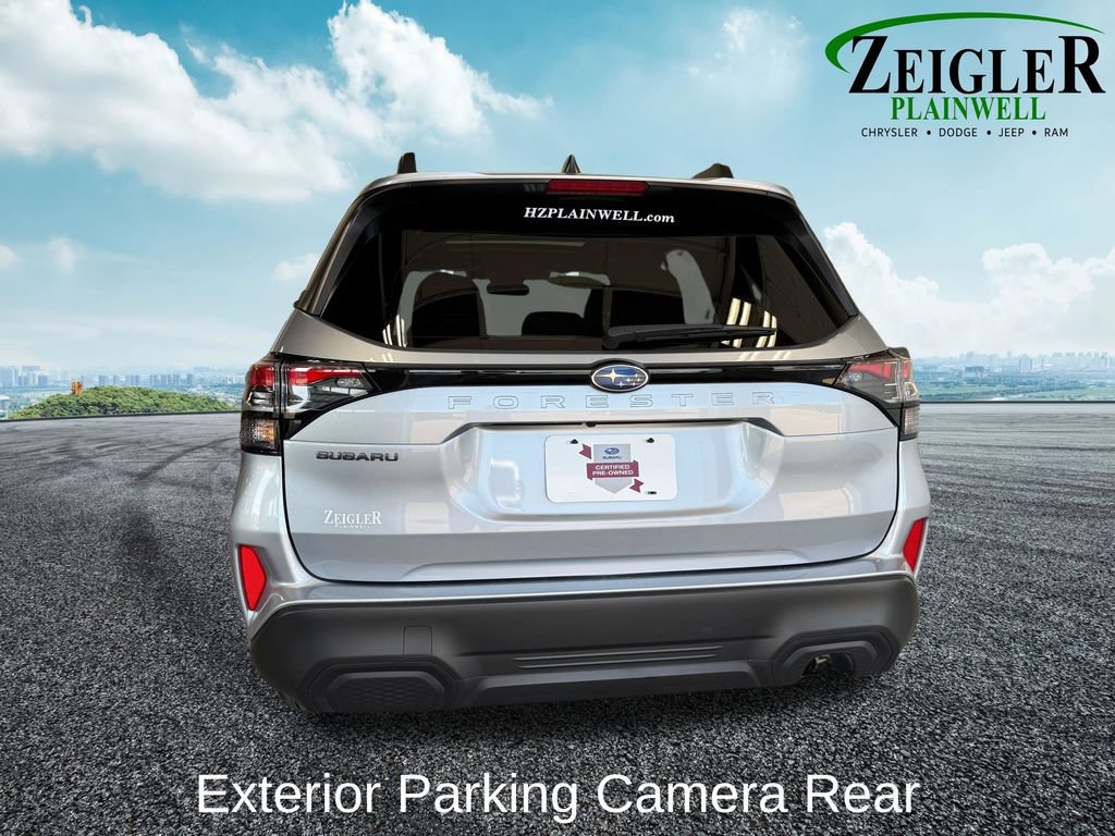 Used 2025 Subaru Forester Premium AWD/4WD image 4