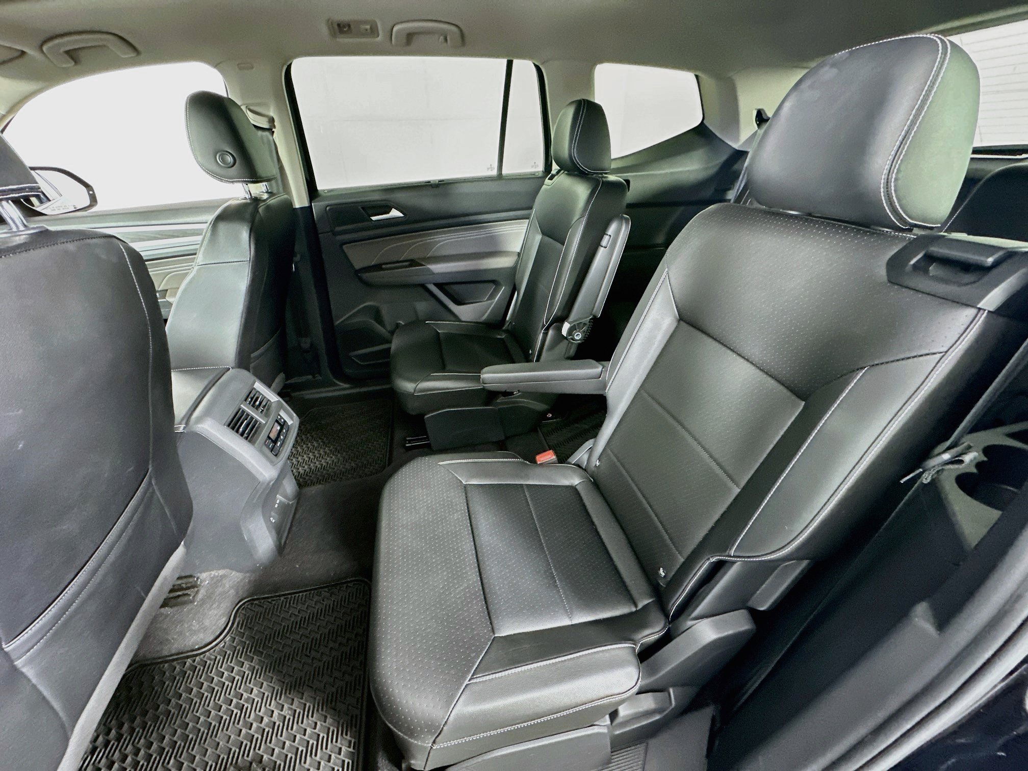 Used 2022 Volkswagen Atlas SE FWD image 24