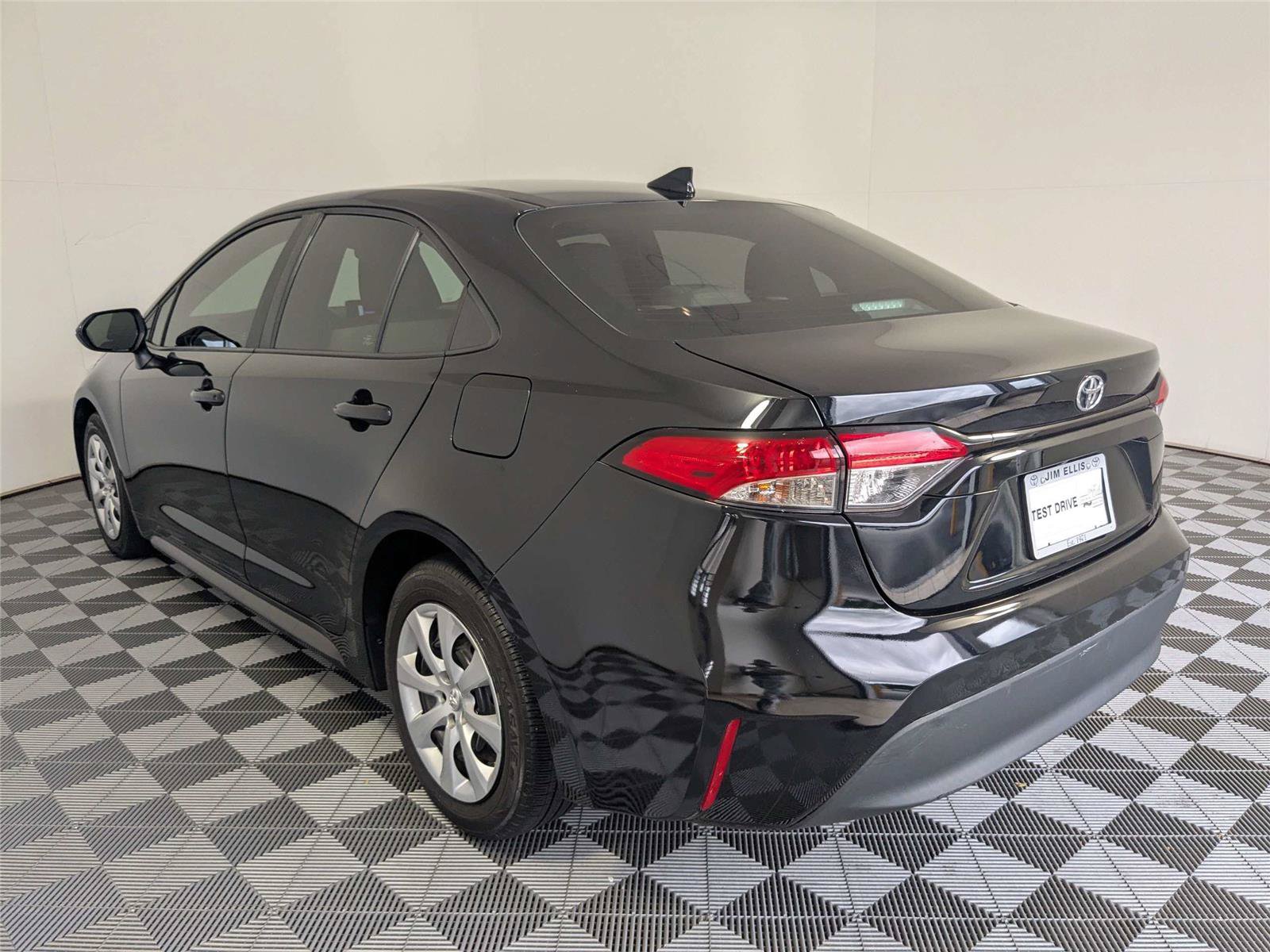 Certified 2023 Toyota Corolla LE FWD image 7