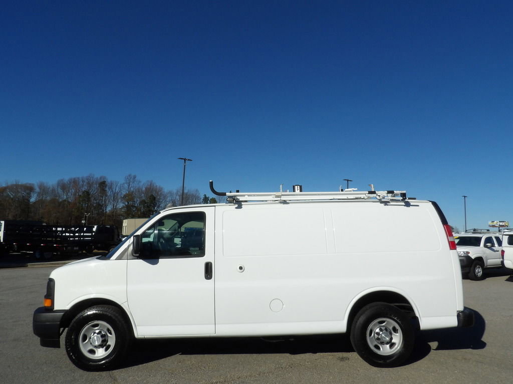 Used 2017 Chevrolet Express 2500 image 56