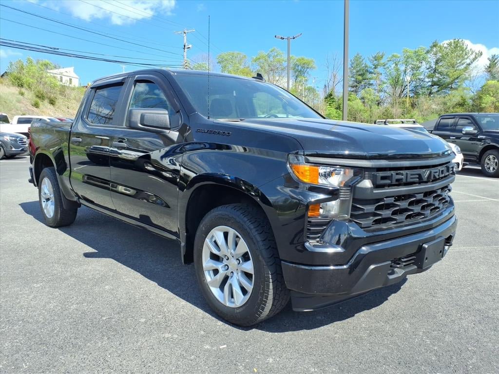 Used 2023 Chevrolet Silverado 1500 Custom w/ LPO, Dark Essentials Package AWD/4WD image 9