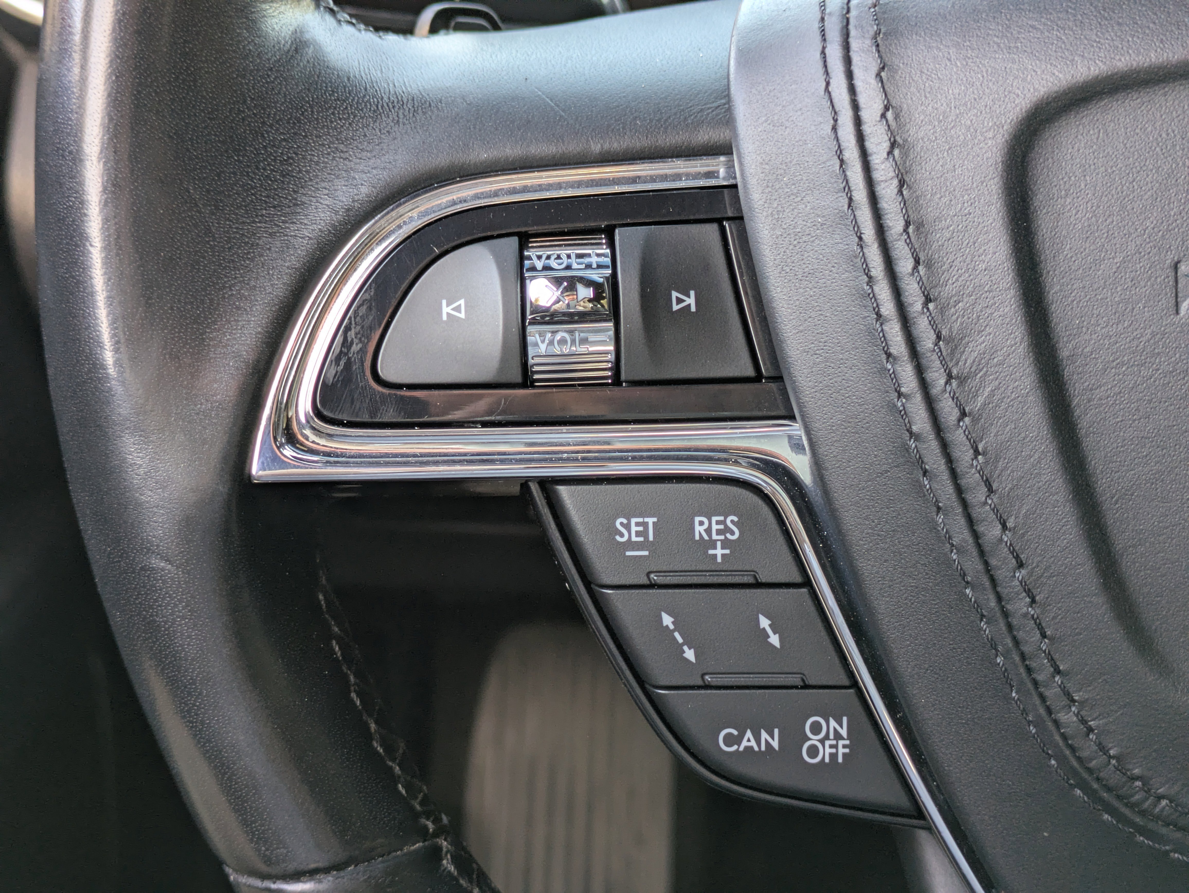 Used 2020 Lincoln Continental AWD w/ Premium Package image 22