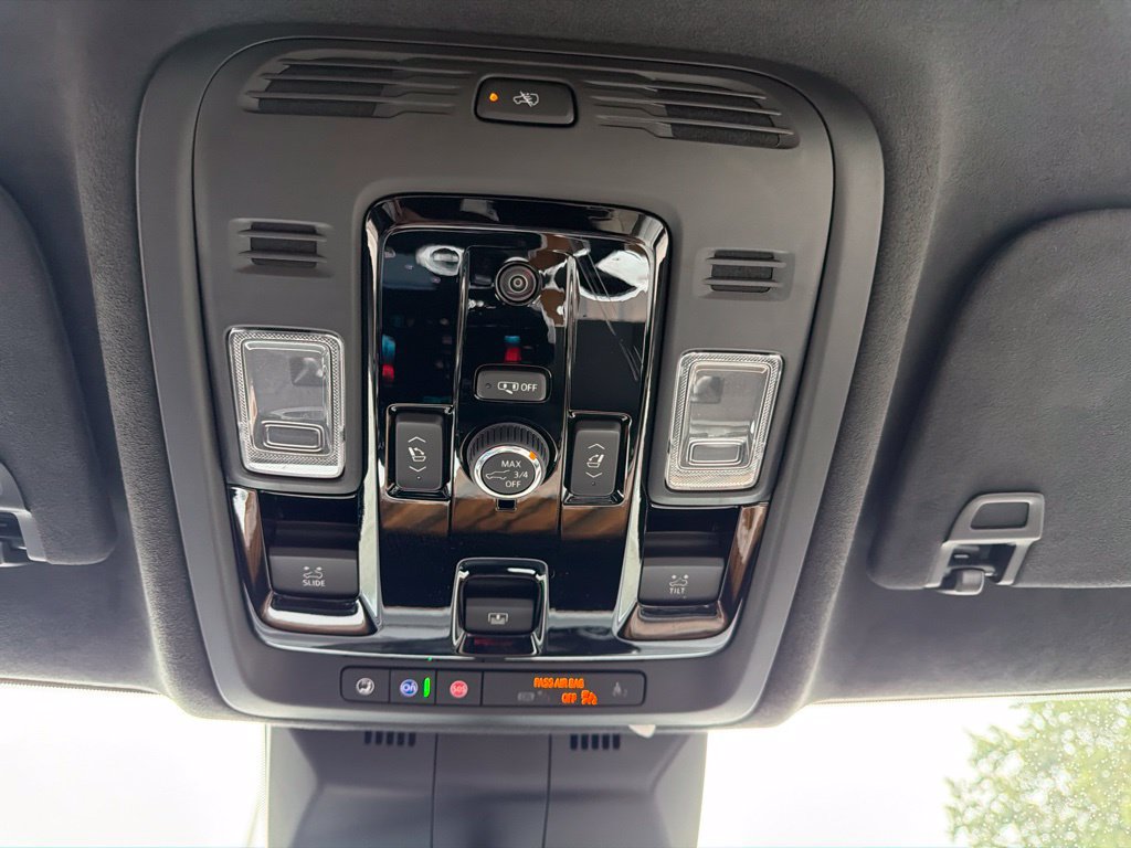 Used 2026 Cadillac Escalade Platinum Sport w/ LPO, ONYX Package AWD/4WD image 33
