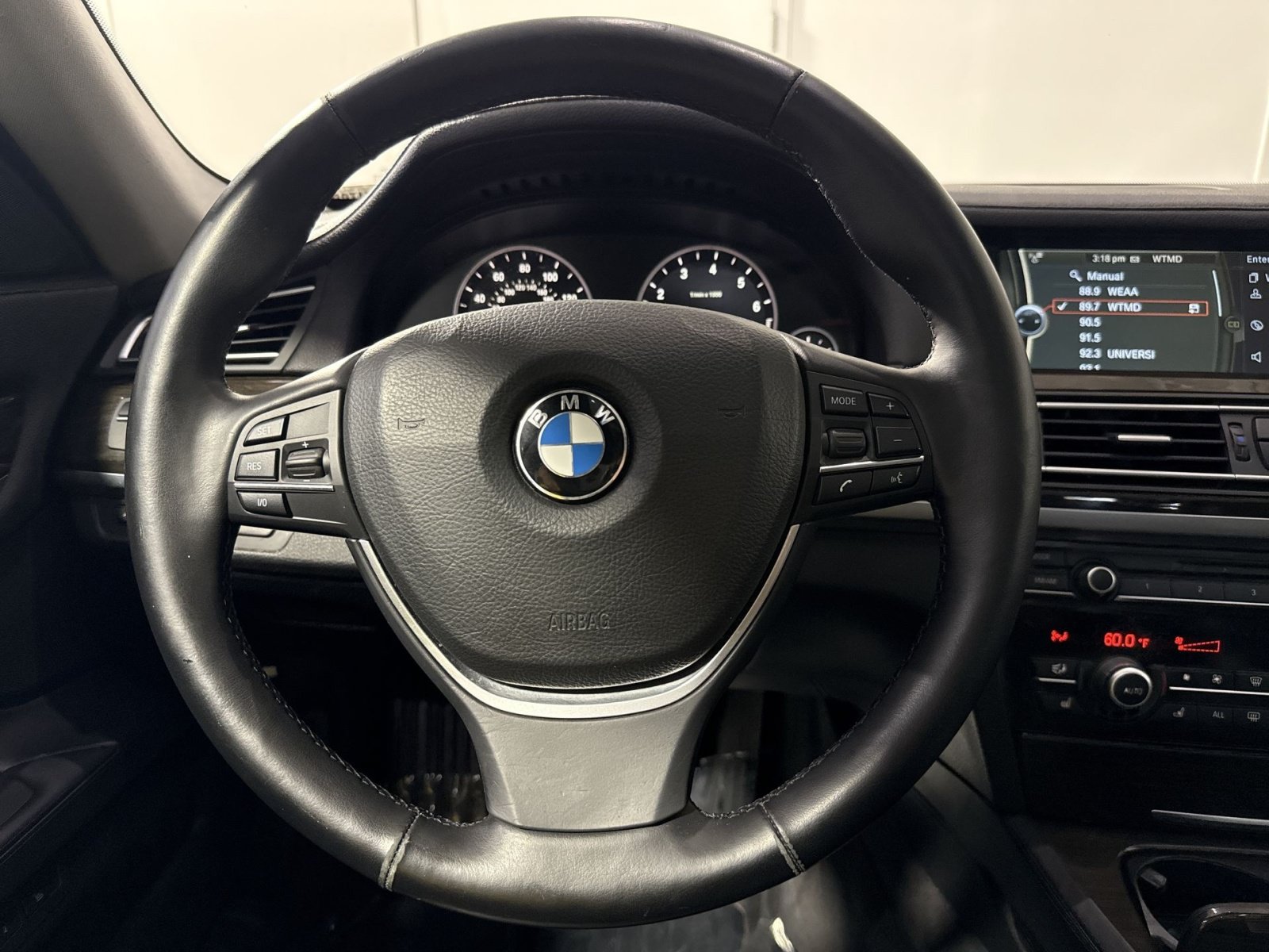 Used 2012 BMW 750i RWD image 17