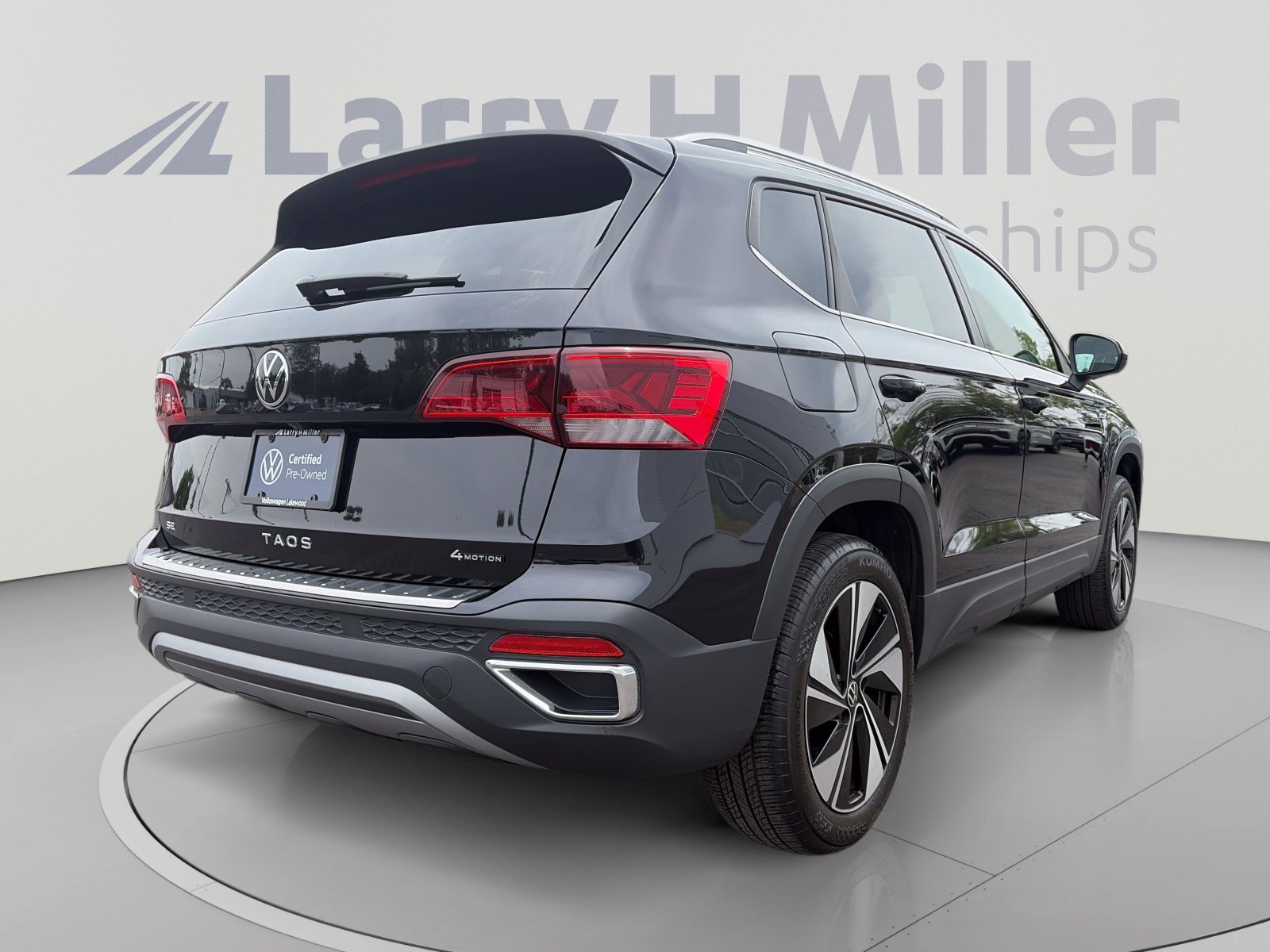 Certified 2024 Volkswagen Taos SE AWD/4WD image 5