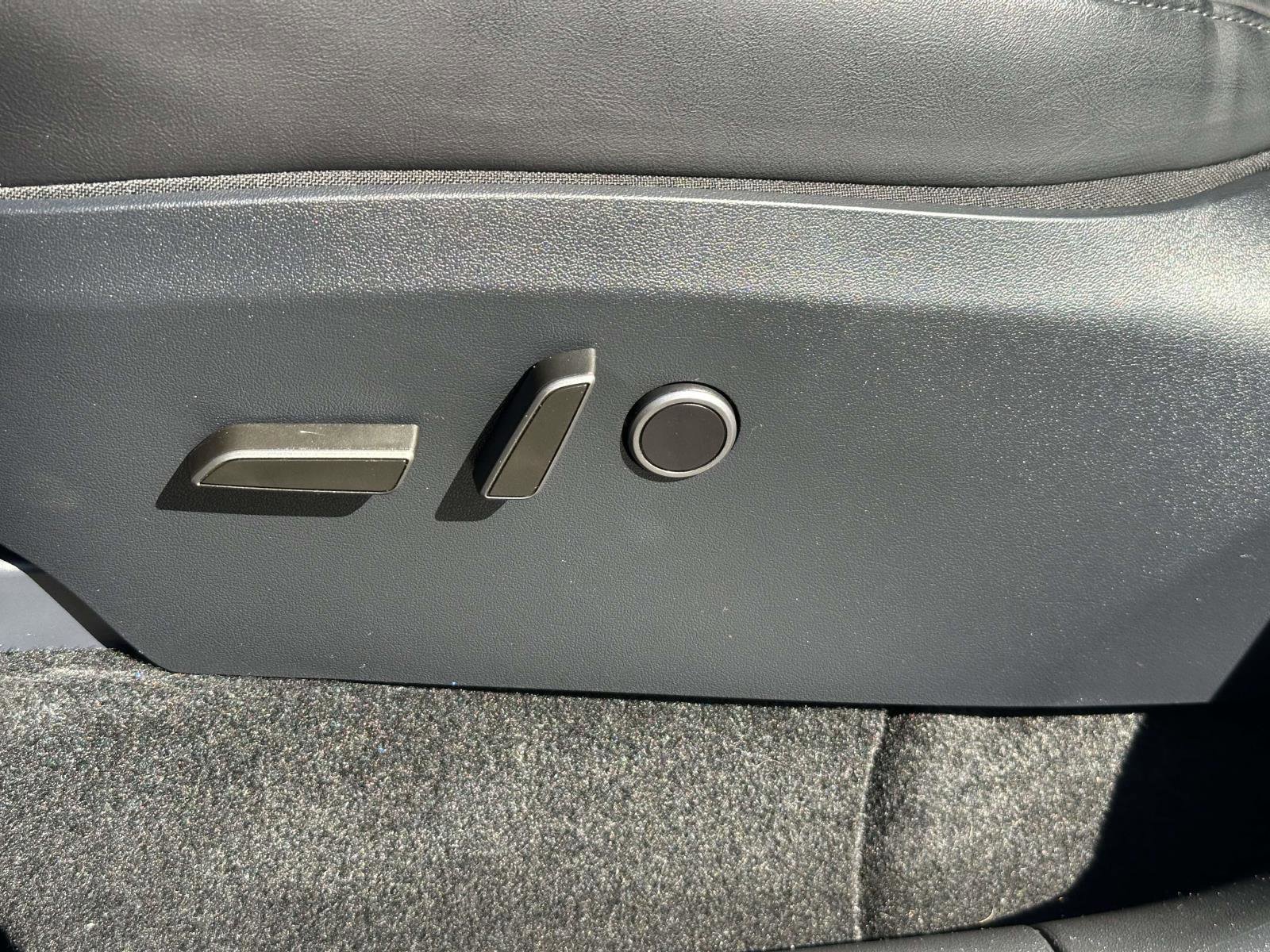 Used 2024 Tesla Model Y Long Range image 14