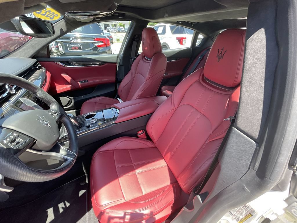 Used 2022 Maserati Quattroporte Modena RWD image 19