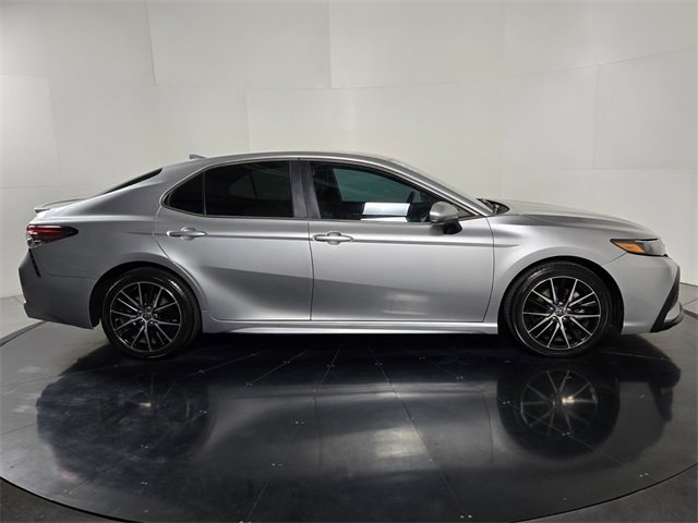 Used 2021 Toyota Camry SE image 7