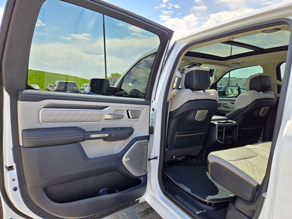 Used 2025 RAM 1500 Tungsten AWD/4WD image 27