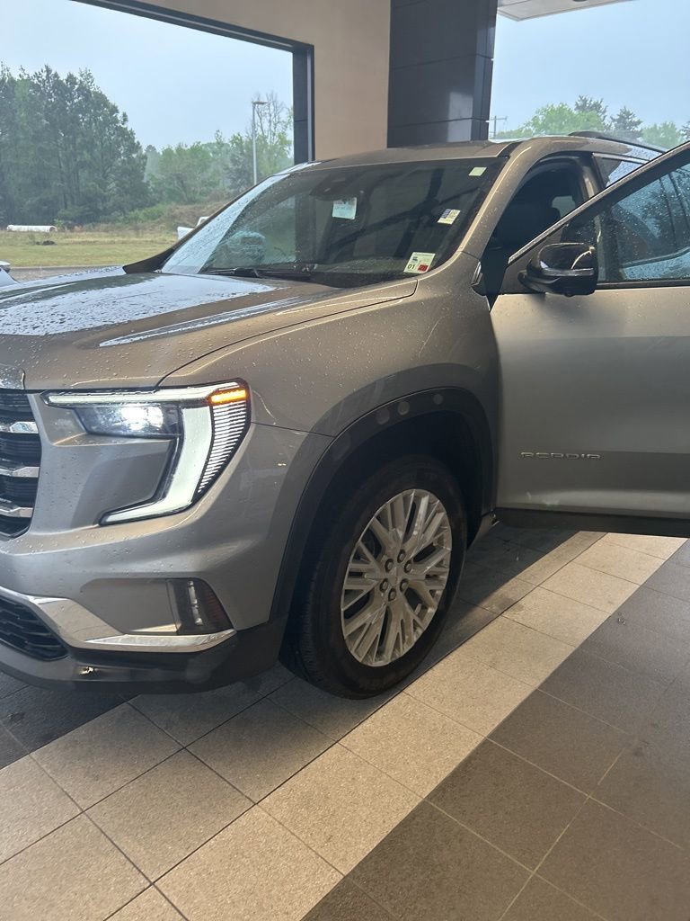 Used 2024 GMC Acadia Elevation w/ Luxury Package image 4