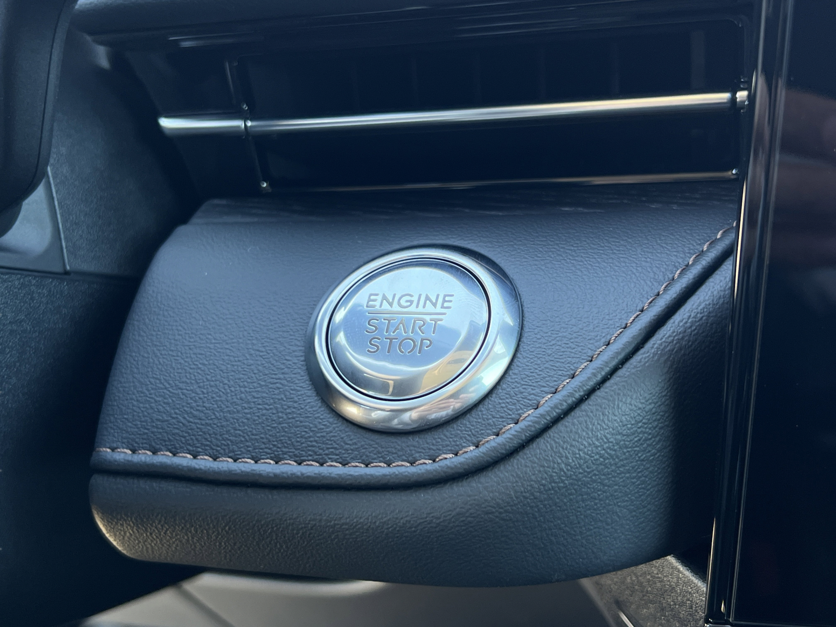 New 2026 Lincoln Nautilus Reserve w/ Jet Appearance Package AWD/4WD image 18