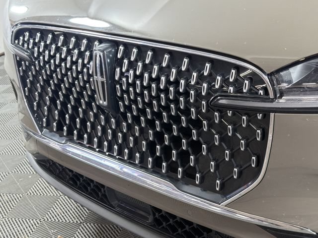 Used 2026 Lincoln Aviator AWD image 24