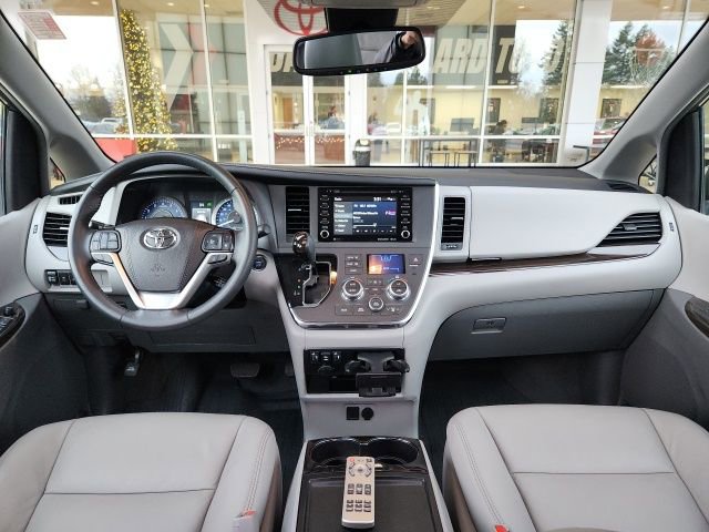 Used 2019 Toyota Sienna XLE Premium image 19
